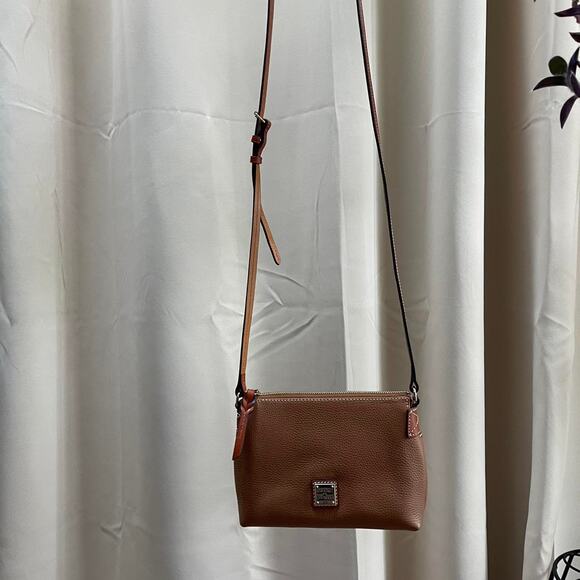 Like new dooney bourke - Picture 5 of 5